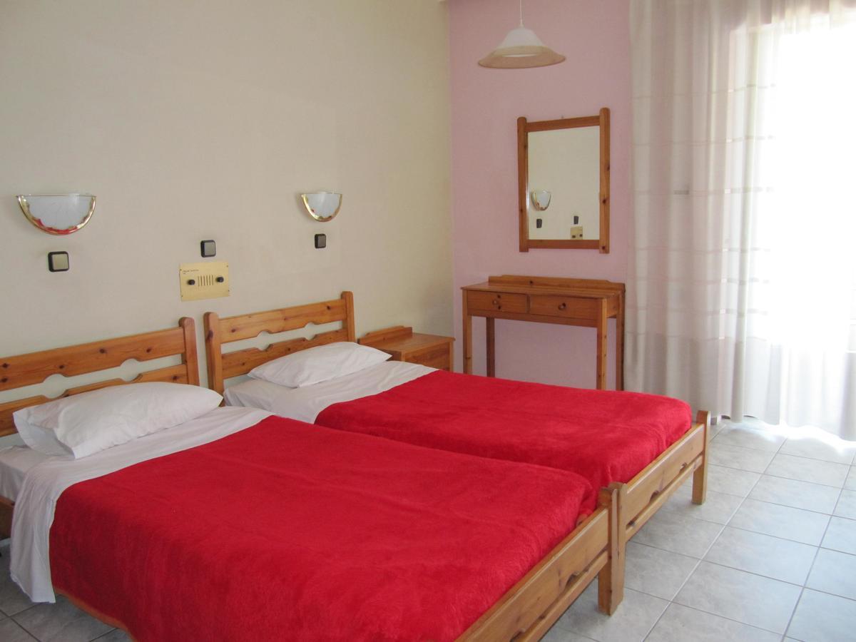 Frosini Hotel Lambi  Buitenkant foto